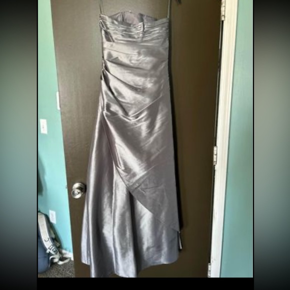 Strapless formal - Picture 3 of 3